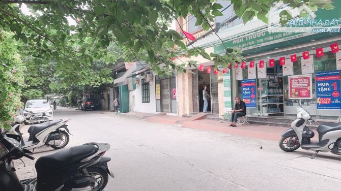 Bán căn hộ dòng tiền mặt ngõ Lô góc 2 MT full nội thất xịn ô tô vào nhà mới dòng không