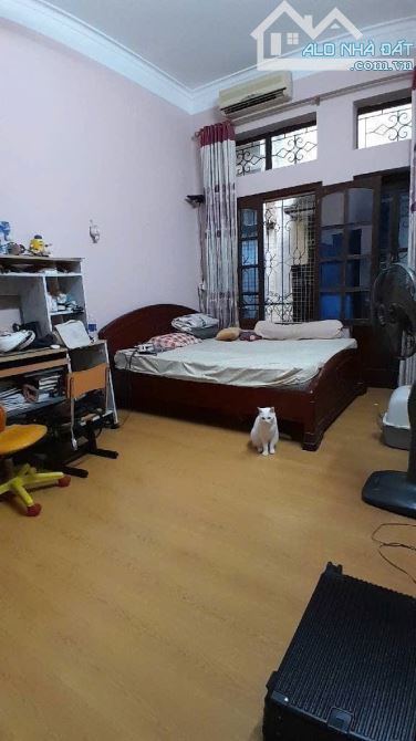 GIÁP BÁT, 45M2, PHÂN LÔ Ô TÔ VÀO NHÀ , SÁT PHỐ , MẶT TIỀN 5M SIÊU ĐẸP , 12,96 TỶ