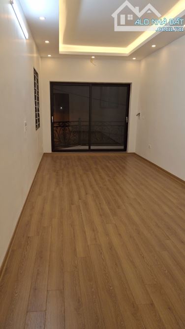 Bán Nhà 5 Tầng 36M Lô Góc Nam Dư - Lĩnh Nam gần phố, ngõ nông đẹp chỉ 7.1 Tỷ(TL)