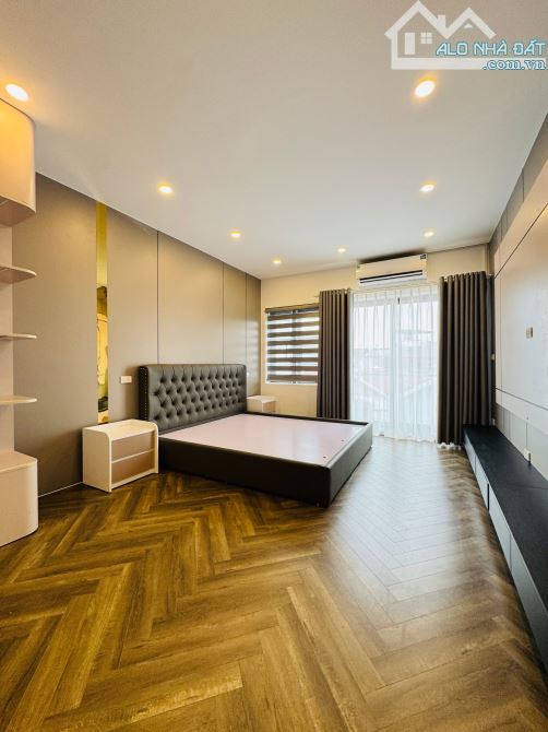 BÁN NHÀ CẦU GIẤY OTO QUA OTO TRÁNH 10m DT36m2*7T THANG MÁY MỚI. 12 TỶ