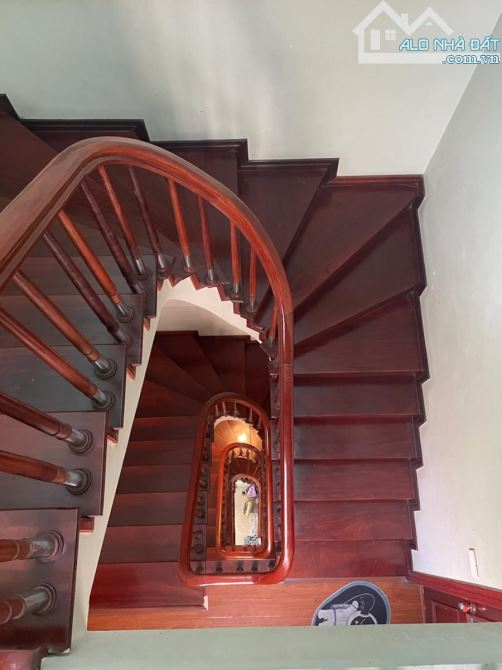 CHÍNH CHỦ BÁN GẤP NHÀ HÀO NAM GẦN PHỐ LÔ GÓC - NỘI THẤT XỊN SÒ - NGÕ NÔNG - 5 M Ô TÔ TRÁNH