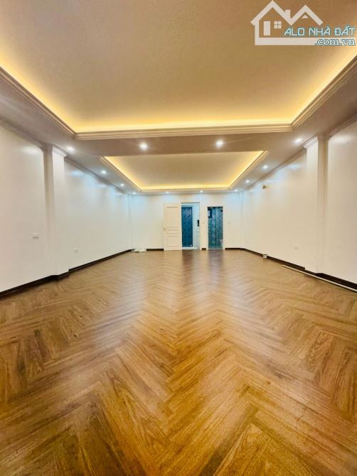 Phân lô vip Nguỵ Như Kon Tum, 7T thông sàn thang máy, vỉa hè oto tránh đỗ, KD, gara - 54m2