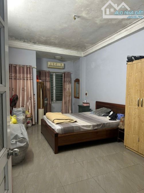 CHỈ 8,65 TỶ CÓ NGAY NHÀ CẦU GIẤY Ở NGAY CHO VỢ CHỒNG TRẺ, CHỢ TRƯỜNG NGAY NHÀ, DÂN TRÍ CAO