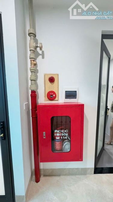 Bán nhà mặt ngõ Hoàng Quốc Việt, 85m2, 8 tầng TM, MT 7,6m, ô tô tránh, 2 mặt ngõ, 41 tỷ