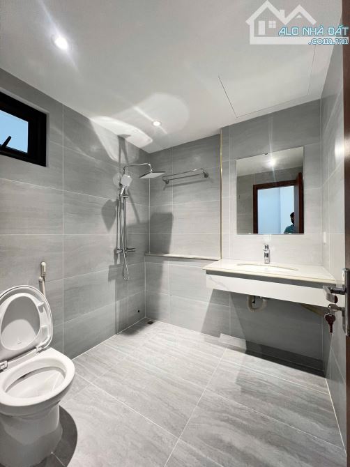 TRẦN QUỐC HOÀN – 40M2 – 7 TẦNG – GARA, Ô TÔ VÀO NHÀ – THANG MÁY – PHÂN LÔ – 21.7 TỶ