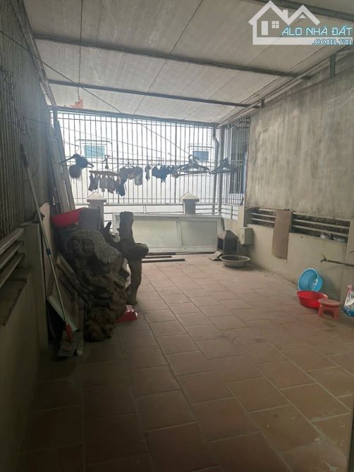 CHỈ 8,65 TỶ CÓ NGAY NHÀ CẦU GIẤY Ở NGAY CHO VỢ CHỒNG TRẺ, CHỢ TRƯỜNG NGAY NHÀ, DÂN TRÍ CAO