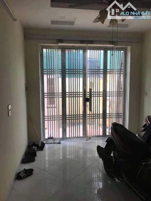 Bán Nhà 5 Tầng phố Minh Khai, 30M dân xây, ngõ nông rộng, gần phố chỉ 7.08 tỷ