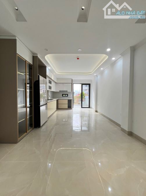 TRẦN QUỐC HOÀN – 40M2 – 7 TẦNG – GARA, Ô TÔ VÀO NHÀ – THANG MÁY – PHÂN LÔ – 21.7 TỶ