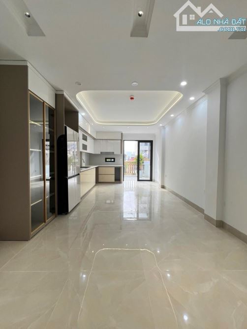 21 Tỷ Hơn! Bán Nhà Trần Quốc Hoàn- Cầu Giấy-Phân Lô- Ô tô - KD - 50M2 - 7 Tầng Thang Máy