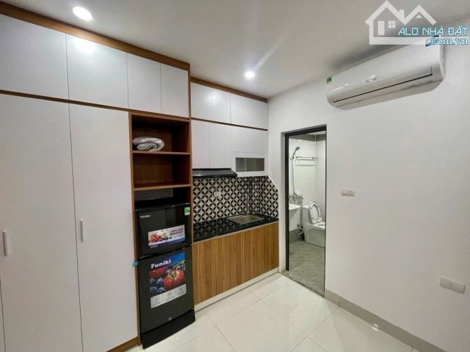 Bán căn hộ dòng tiền mặt ngõ Lô góc 2 MT full nội thất xịn ô tô vào nhà mới dòng không