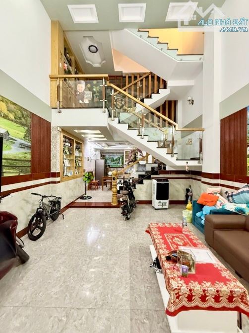 🏡 Chỉ 6 tỷ nhỉnh. Nhà 5 tầng đẹp lung linh. 4.8x14m rộng rãi. Hẻm 8m đường Nguyễn Ảnh Thủ