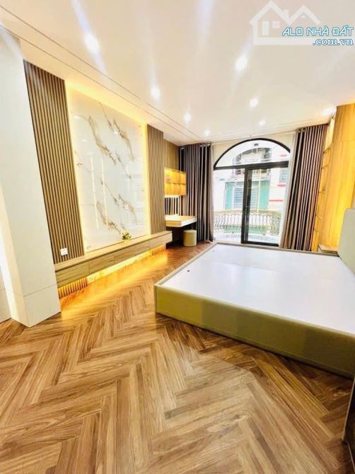 BÁN NHÀ PHỐ TÂN MAI – PHÂN LÔ – Ô TÔ TRÁNH TRƯỚC NHÀ -6 TẦNG THANG MÁY - Ô TÔ VÀO NHÀ -