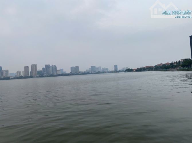 Cần bán gấp nhà 5 tầng DT to mặt tiền rộng ở gần Lotte LẠC LONG QUÂN gần công viên nướcTây