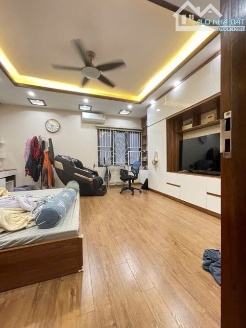 Bán nhà phố Đặng Tiến Đông DT38m, 5 Tầng, Cách phố 20m, Sổ đẹp, giá nhỉnh 11 tỷ.