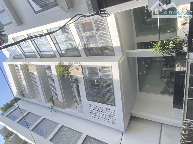 MẶT PHỐ LẠC LONG QUÂN - 145M2 - MẶT TIỀN & HẬU 6.6M - NHỈNH 30 TỶ