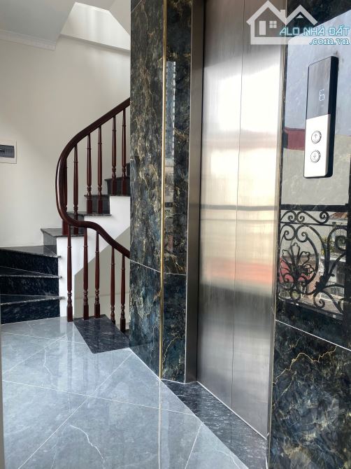 Nhà riêng, 6 Tầng thang máy, p Thái Hà, Đông Đa, Mặt ngõ thông, Ô tô cách 15m G12,8 tỷ
