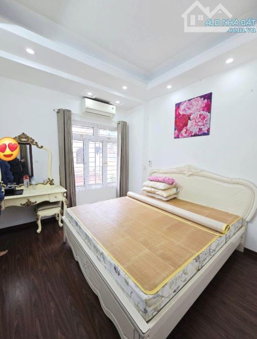 Lô góc ngõ thông- gần Lạc Trung-40m-7 tỷ 82