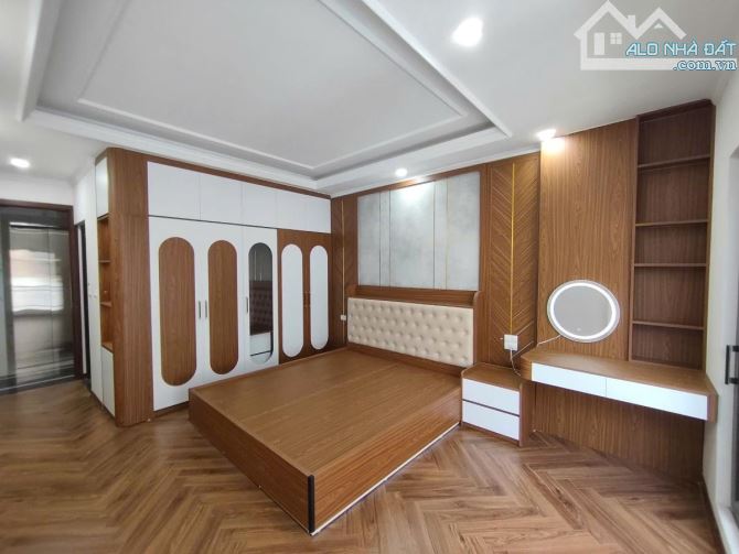 6.5 TỶ - MẶT NGÕ KINH DOANH - PHỐ DƯƠNG VĂN BÉ - DIỆN TÍCH 30M - 3 TẦNG