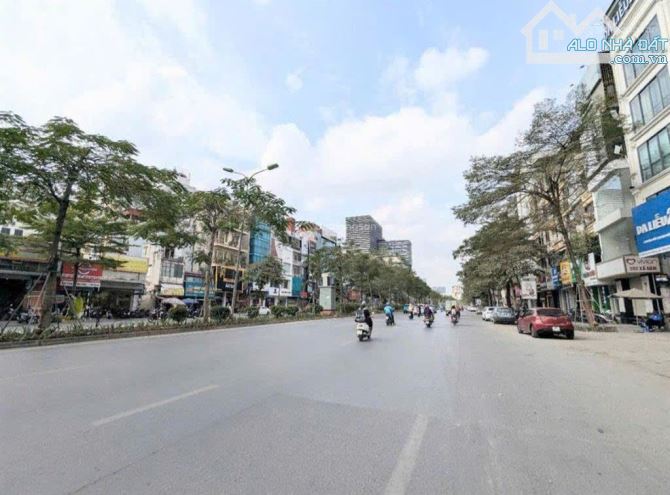 Bán nhà Mặt phố Xã Đàn,Đống Đa. DT 140m x 2 tầng. MT 11m, góc. Giá 95 tỷ.