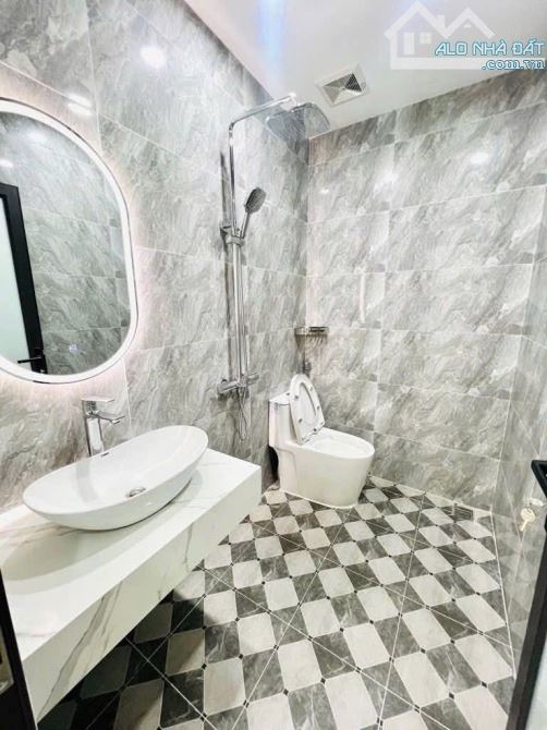 BÁN NHÀ PHỐ TÂN MAI – PHÂN LÔ – Ô TÔ TRÁNH TRƯỚC NHÀ -6 TẦNG THANG MÁY - Ô TÔ VÀO NHÀ -