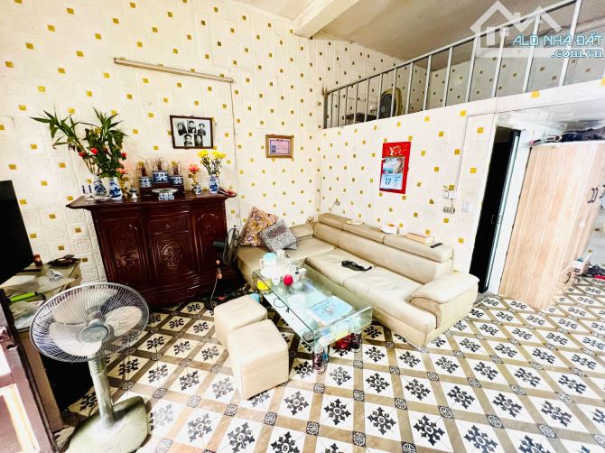 BÁN GẤP TẬP THỂ CỰC HIẾM TẦNG 3, PHỐ CỔ HÀNG THIẾC, HOÀN KIẾM. 80M² – 3PN. 6,58 TỶ