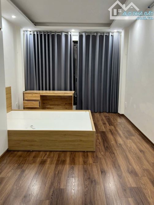 Bán Nhà Lĩnh Nam 5 Tầng, 31M sổ đẹp ngay trường ĐH giá hơn 6 tỷ(TL)