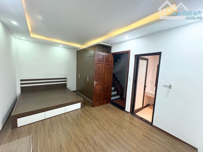 KHƯƠNG ĐÌNH-10M Ô TÔ - 50M RA MẶT PHỐ - NHÀ CHẤT TẶNG FULL NỘI THẤT