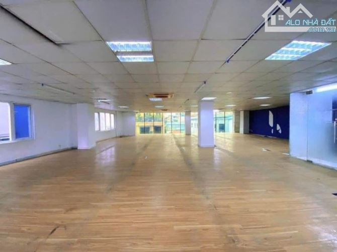 Bán nhà mặt phố Nguyễn Khánh Toàn, Cầu Giấy, 192m², MT 8,2m, vị trí vàng, 115 tỷ