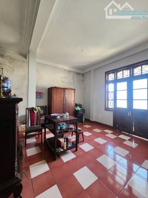 Bán nhà Giáp Bát 38m2 nhà đẹp ngõ to rộng cách oto vài bước 8.3 tỷ