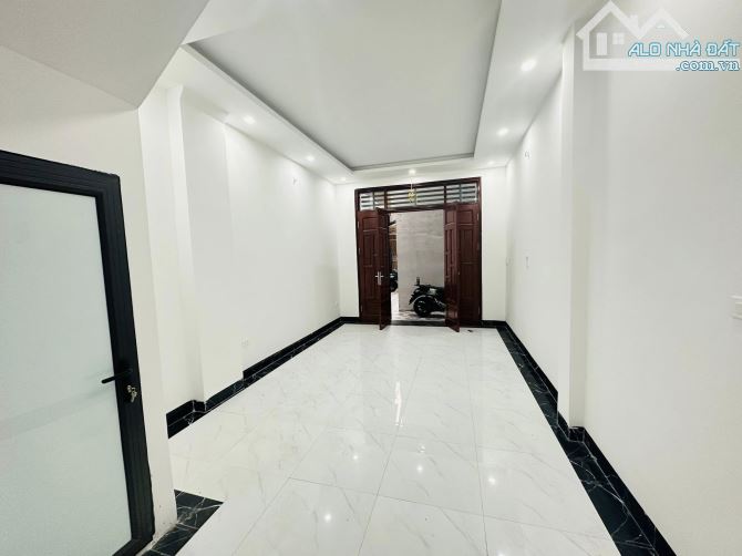 8,95 TỶ-39M2-5 TẦNG MỚI-HỒNG MAI-BẠCH MAI-THANH NHÀN