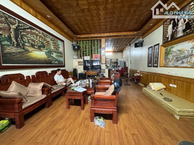 28 tỷ/80 m2/5.3 m tiền/ Mặt Phố Tây Trà/ Hoàng Mai