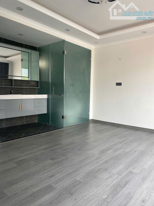 Nhà riêng, 6 Tầng thang máy, p Thái Hà, Đông Đa, Mặt ngõ thông, Ô tô cách 15m G12,8 tỷ