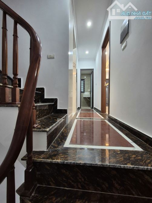 Nhà mới Ngọc Hồi - Giải Phóng DT 79m2, ô tô đỗ cách nhà 10m, thang máy, giá nhỉnh 9 tỷ