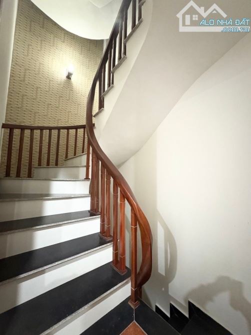 KHƯƠNG ĐÌNH-10M Ô TÔ - 50M RA MẶT PHỐ - NHÀ CHẤT TẶNG FULL NỘI THẤT