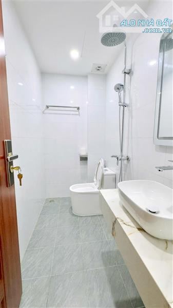 VÀI BƯỚC RA NGÃ TƯ SỞ-KHƯƠNG ĐÌNH NGÕ NÔNG