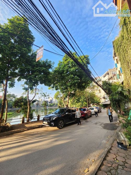 Bán nhà Phương Mai 53m2 mặt hồ đường ô tô vỉa hè rộng kinh doanh tốt 26.95 tỷ