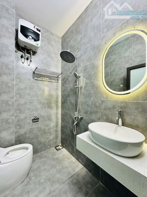 HIẾM PHÂN KHÚC 7₫ CẦU GIẤY - 35m2 THOÁNG TRƯỚC SAU - 80m RA PHỐ - NHÀ ĐẸP FULL NỘI THẤT