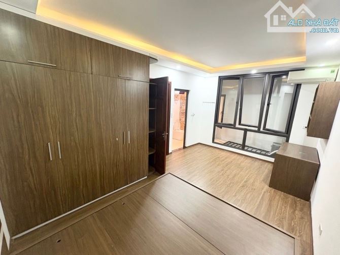 KHƯƠNG ĐÌNH-10M Ô TÔ - 50M RA MẶT PHỐ - NHÀ CHẤT TẶNG FULL NỘI THẤT