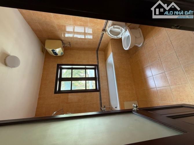 - Bán nhà Khu Đô Thị Cipucha Tây Hồ 126m2 mặt tiền 6m, khu Vip giới thượng lưu. Giá 4x tỷ