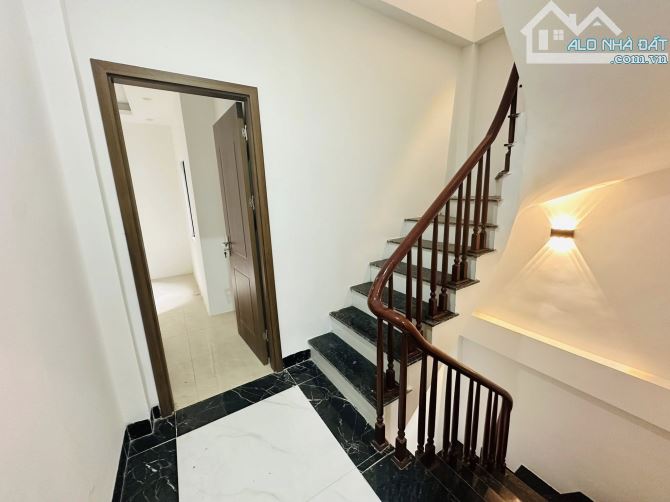 8,95 TỶ-39M2-5 TẦNG MỚI-HỒNG MAI-BẠCH MAI-THANH NHÀN