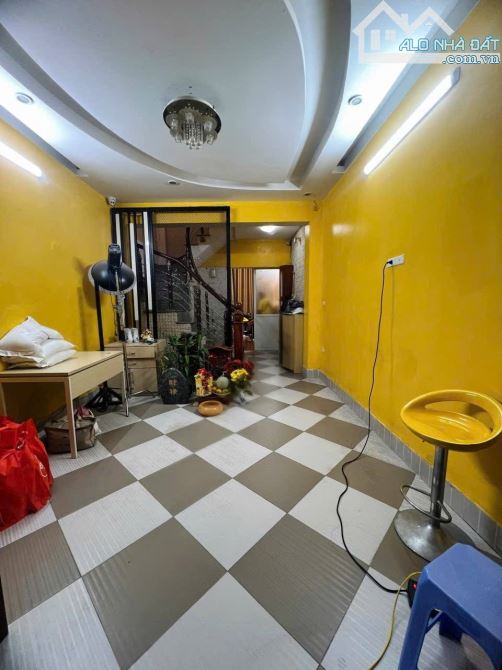 NGHĨA ĐÔ – PHÂN LÔ BÀN CỜ – Ô TÔ TRÁNH – 2 THOÁNG – 43.5M² – 5 TẦNG – 17.3 TỶ