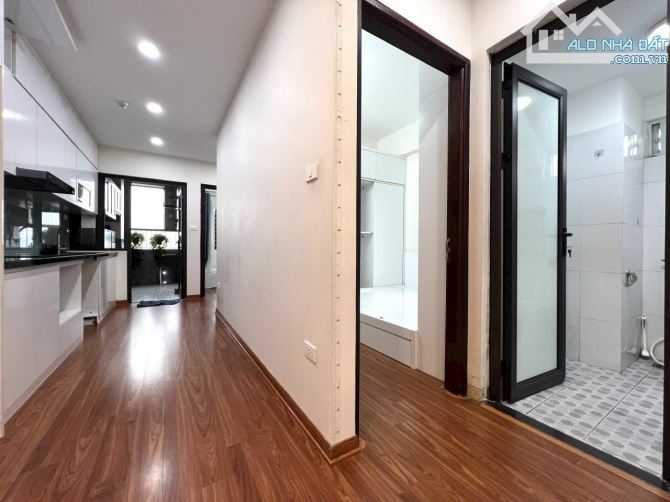 muốn bán căn hộ 70m sổ đỏ chính chủ