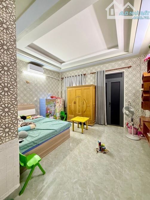 🏡 Chỉ 6 tỷ nhỉnh. Nhà 5 tầng đẹp lung linh. 4.8x14m rộng rãi. Hẻm 8m đường Nguyễn Ảnh Thủ - 7