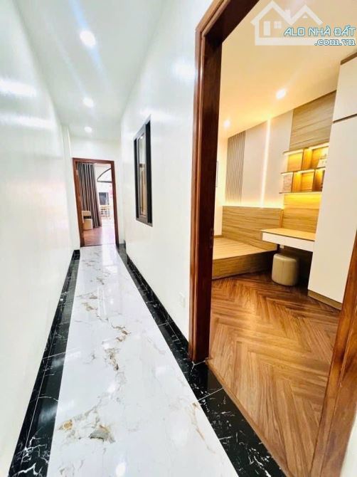 BÁN NHÀ PHỐ TÂN MAI – PHÂN LÔ – Ô TÔ TRÁNH TRƯỚC NHÀ -6 TẦNG THANG MÁY - Ô TÔ VÀO NHÀ -