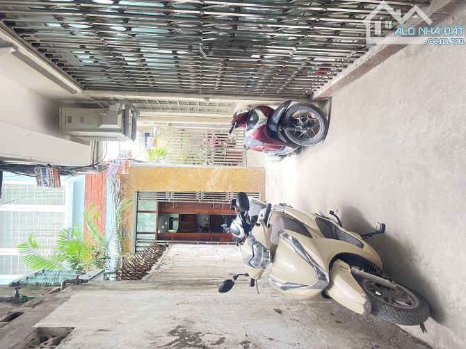 Bán Nhà Lĩnh Nam 5 Tầng, 31M sổ đẹp ngay trường ĐH giá hơn 6 tỷ(TL)