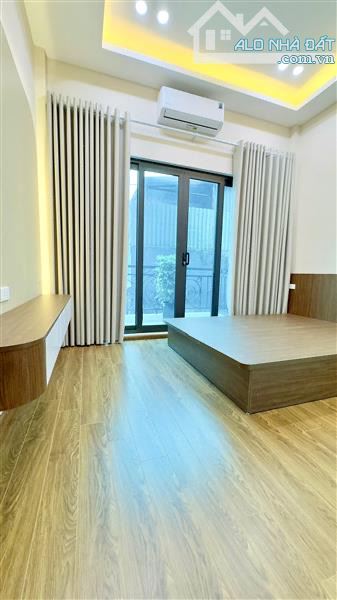 VÀI BƯỚC RA NGÃ TƯ SỞ-KHƯƠNG ĐÌNH NGÕ NÔNG