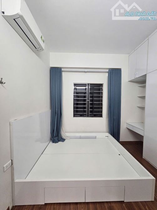 muốn bán căn hộ 70m sổ đỏ chính chủ