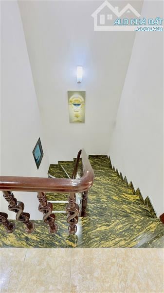 VÀI BƯỚC RA NGÃ TƯ SỞ-KHƯƠNG ĐÌNH NGÕ NÔNG