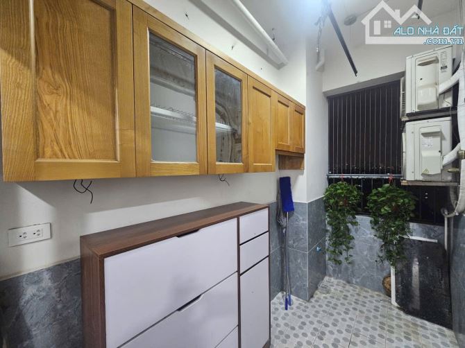 muốn bán căn hộ 70m sổ đỏ chính chủ