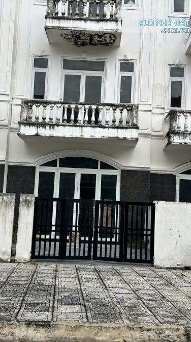 Bán Liền kề khu Biệt thự ven sông Chánh Mỹ, TT Thủ Dầu Một, Bình Dương, view sông Sài Gòn